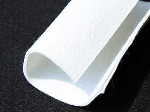 短絲復(fù)合土工膜